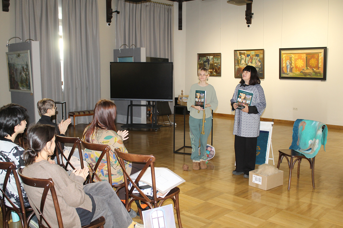 Открытие выставки живописных произведений «Родные просторы»