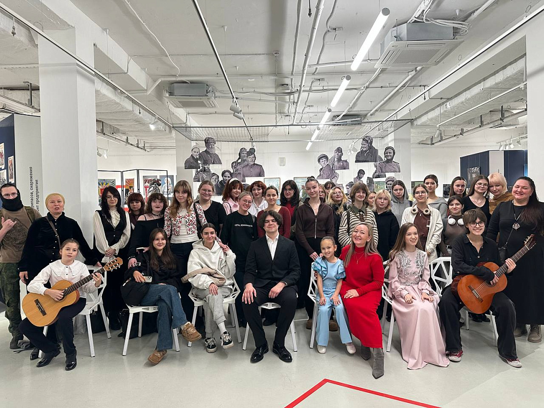 Литературно-музыкальная встреча на выставке «Путь к Победе»