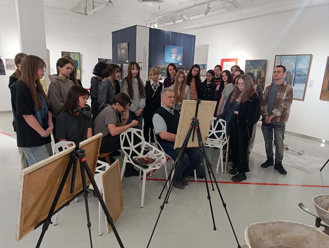 Учащиеся МБУДО ДХШ 4 посетили мастер-класс в рамках проекта «Путь к Победе»