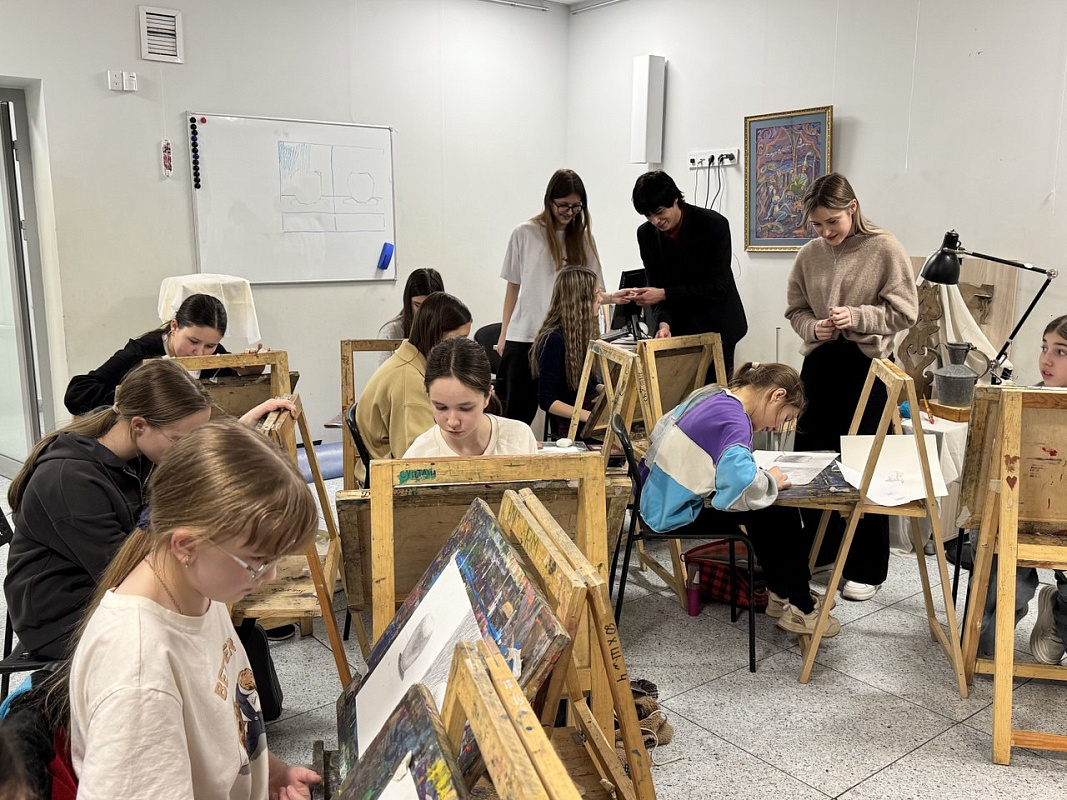 Итоги педагогической практики студентов-дизайнеров КХУ имени Н.И. Фешина в ДХШ № 4